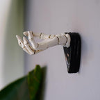 Halloween Skeleton Hand Ring Holder Wall Mounted Key Holder Organizer Multifunctional Wall Hooks for Hanging Keys Jewelry Bra