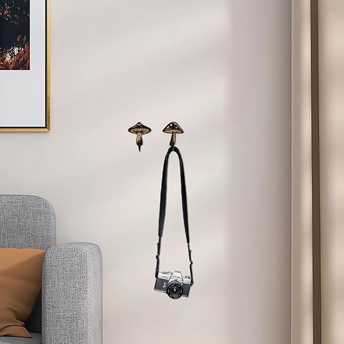 AHANDMAKER 2 Sets Wooden Mushroom Wall Hooks Key Holder, Wall Mounted Mushroom Decor Hanger for Room Keys Home Decor