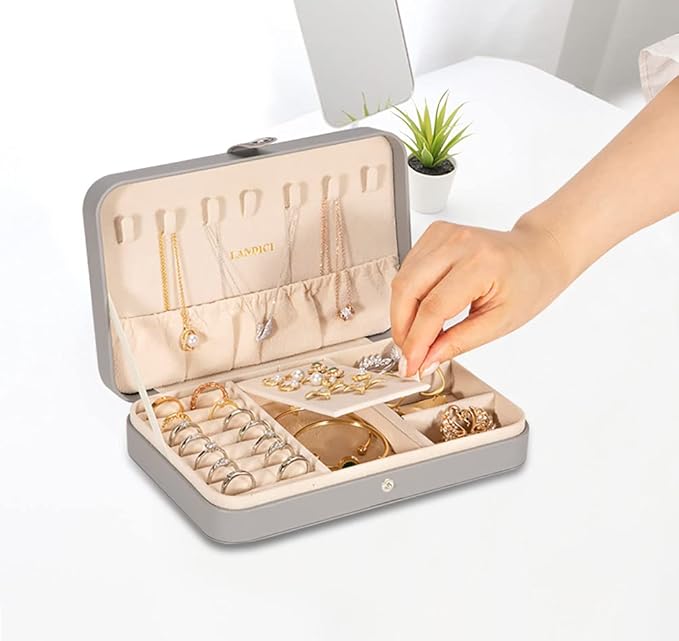 LANDICI Small Jewelry Box for Women Girls, PU Leather Travel Jewelry Case, Portable Jewelry Organizer Storage Holder Display 