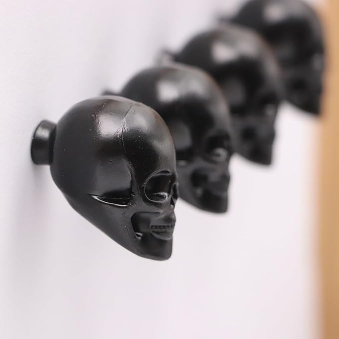 Skull Wall Hooks, 4 Pcs Decorative Metal Wall Mounted Key Holder Hat Rack Organizer Bathroom Hanger Home and Kitchen Use Pegs