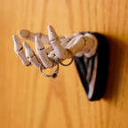 Halloween Skeleton Hand Ring Holder Wall Mounted Key Holder Organizer Multifunctional Wall Hooks for Hanging Keys Jewelry Bra