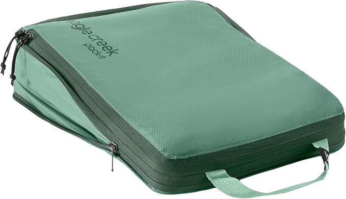 Eagle Creek Pack-It Isolate Compression Cube - Compact Packing Cube for Travel Accessories - Water-Resistant - Durable Zipper
