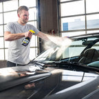 Invisible Glass 92183 Hybrid Ceramic Rain Repellent and Glass Cleaner – Cleans & Protects Car Windows and Windshields with Lo