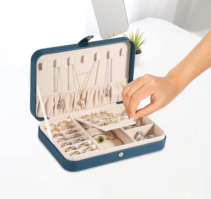 LANDICI Small Jewelry Box for Women Girls, PU Leather Travel Jewelry Organizer Case, Jewellery Storage Holder Display for Rin
