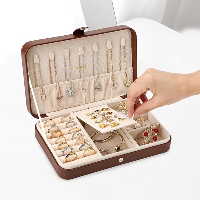 LANDICI Small Jewelry Box for Women Girls, PU Leather Travel Jewelry Case, Portable Jewelry Organizer Storage Holder Display 