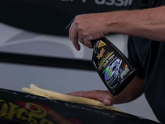 Meguiar's G7716 Gold Class Carnauba Quik Wax, Special Blend for Richness and Shine, Clear Coat Safe Meguiar's Quik Wax, Spray That Leaves Lasting Results Without Residue, 16 Oz