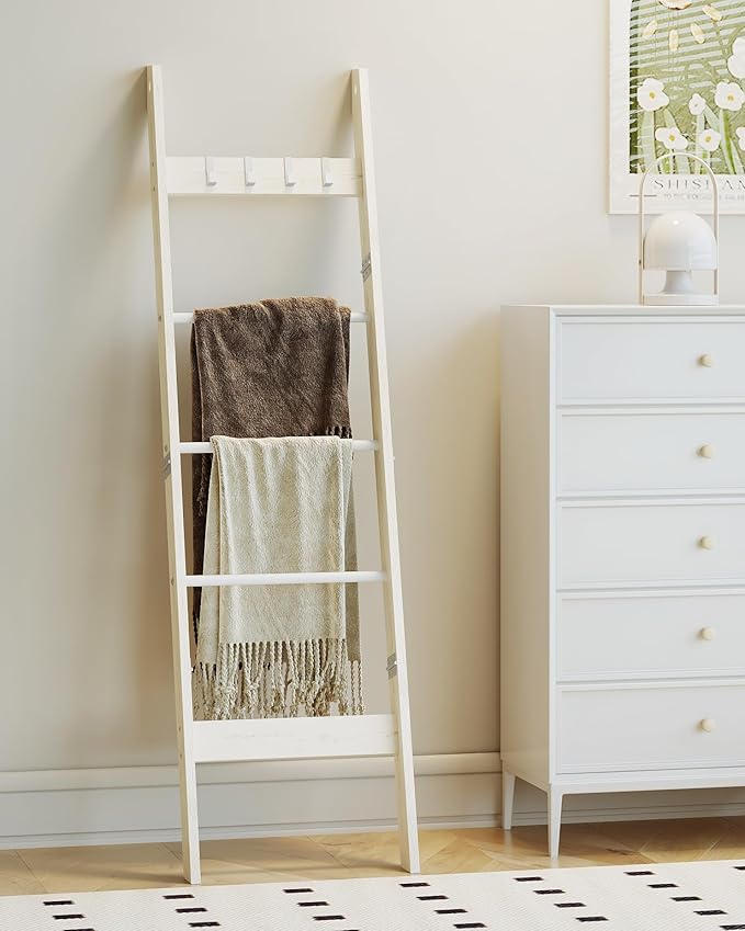 Hzuaneri Blanket Ladder Shelf for Living Room, Decorative Quilt Rack with 4 Removable Hooks, 5-Tier Farmhouse Ladder Holder O