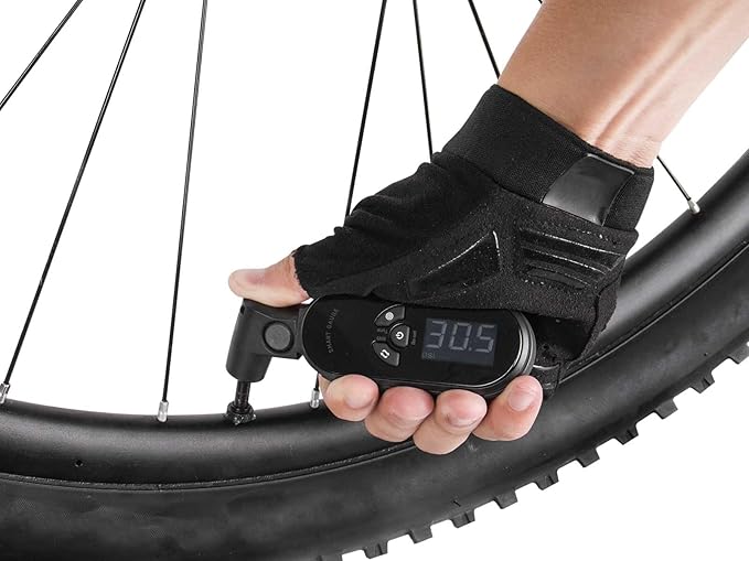 Topeak SmartGauge D2X Digital Tire Pressure Gauge - Accurate and Easy-to-Use Bike Pressure Gauge with Digital Display - Measures PSI for Presta and Schrader Valves