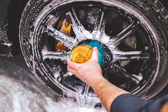The Rag Company - Ultra Utility Brush - Car Wash Brush - Soft Nylon Bristles Perfect as an Interior, Wheel, or Tire Rim Clean
