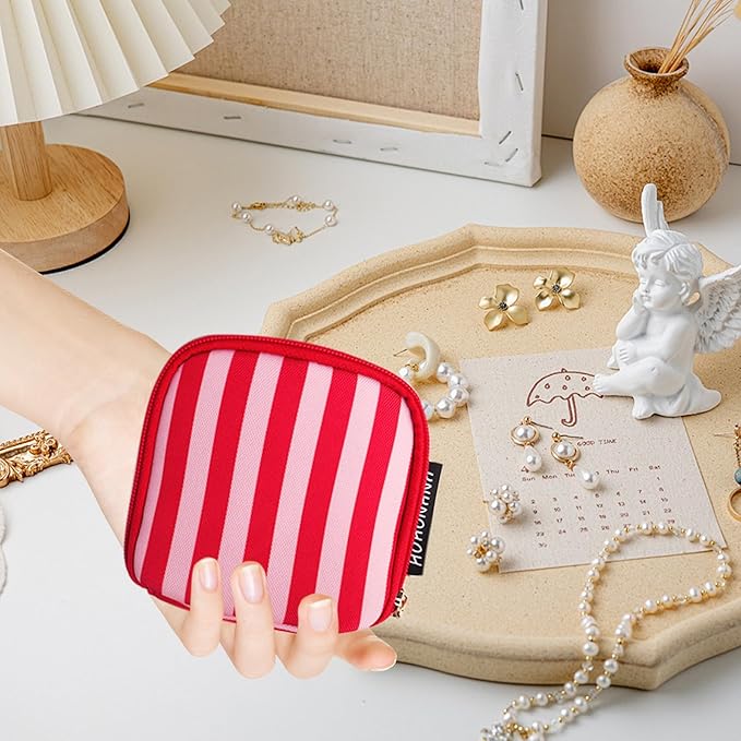 Travel Jewelry Case Small Jewelry Organizer Purse Jewelry Bag Women Gifts Jewelry Purse for Bracelet Rings Earring Necklace