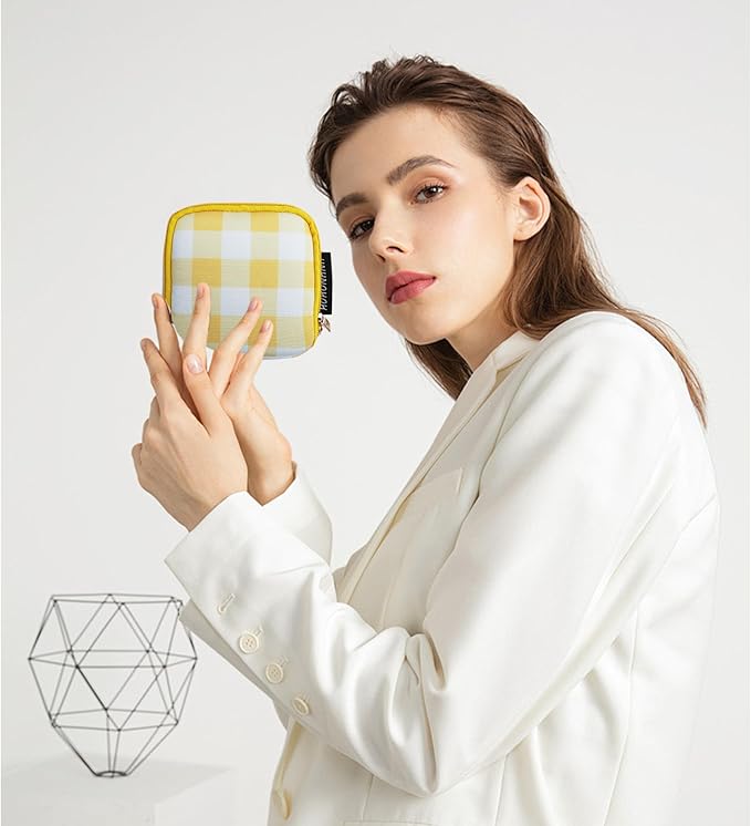 Travel Jewelry Case Small Jewelry Organizer Purse Jewelry Bag Women Christmas Gifts Jewelry Purse for Bracelet Rings Earring 