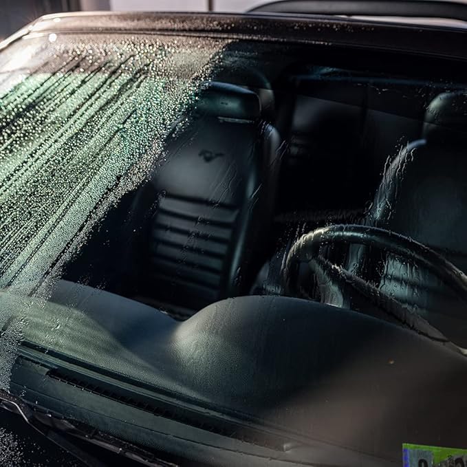 Invisible Glass 92183 Hybrid Ceramic Rain Repellent and Glass Cleaner – Cleans & Protects Car Windows and Windshields with Lo