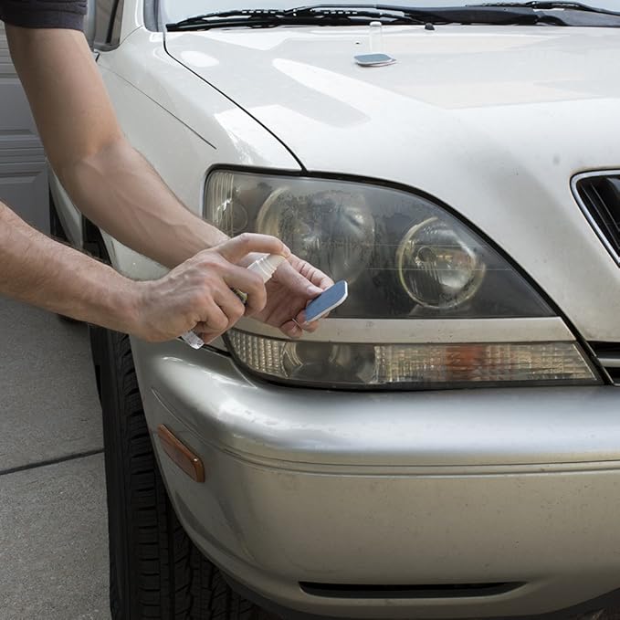 Rain-X 800001809 Headlight Restoration Kit - Cleans and Restores Headlights By Removing Haze and Discoloration Due to Oxidati