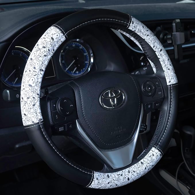 Plasticolor 006794R01 Peanuts Snoopy Expressions Steering Wheel Cover
