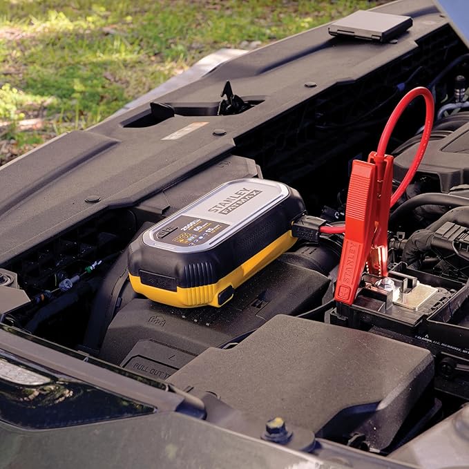 Stanley LJ25FC 2500 Peak Amp Lithium Jump Starter with USB Power and Carrying Case