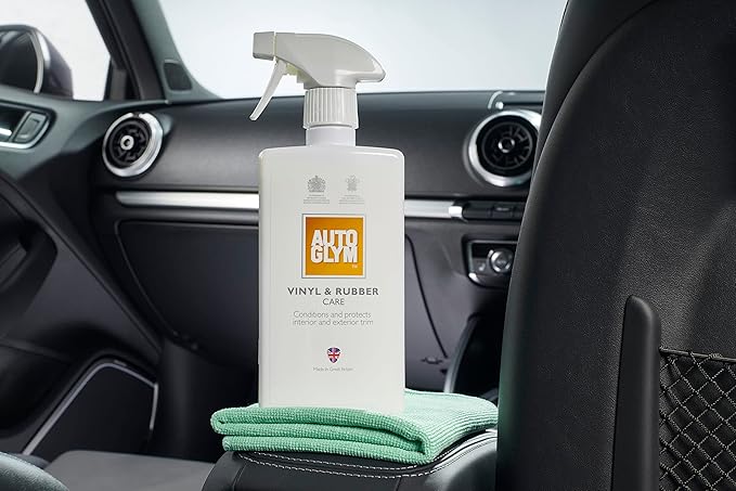 Autoglym Interior Shampoo, 500ml - Car Interior Shampoo That Cleans and Freshens Carpets, Fabrics, Upholstery and Plastics, W