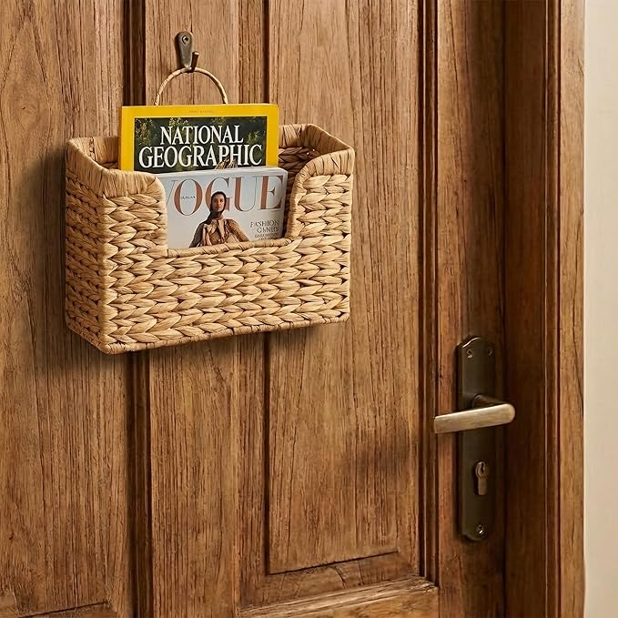 Set of 2 Magazine Holder Wall Basket Water Hyacinth Woven Mail Organizer, Wicker Wall Hanging Baskets for Magazines, Letters 