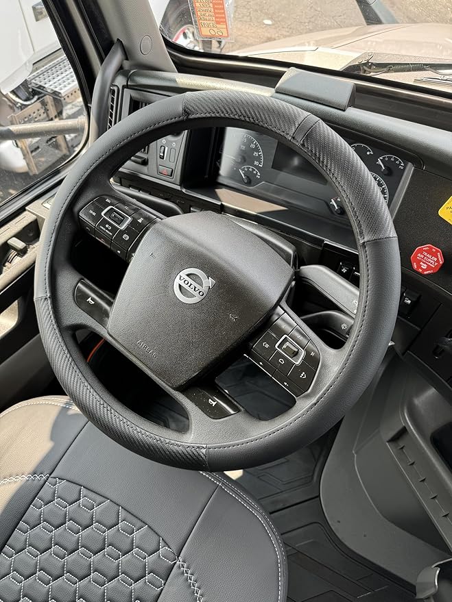 18-Inch Genuine Leather Steering Wheel Cover for Semi Trucks – Black with Carbon Fiber Imitation, Heavy-Duty Non-Slip Grip, Universal Fit, Easy Installation