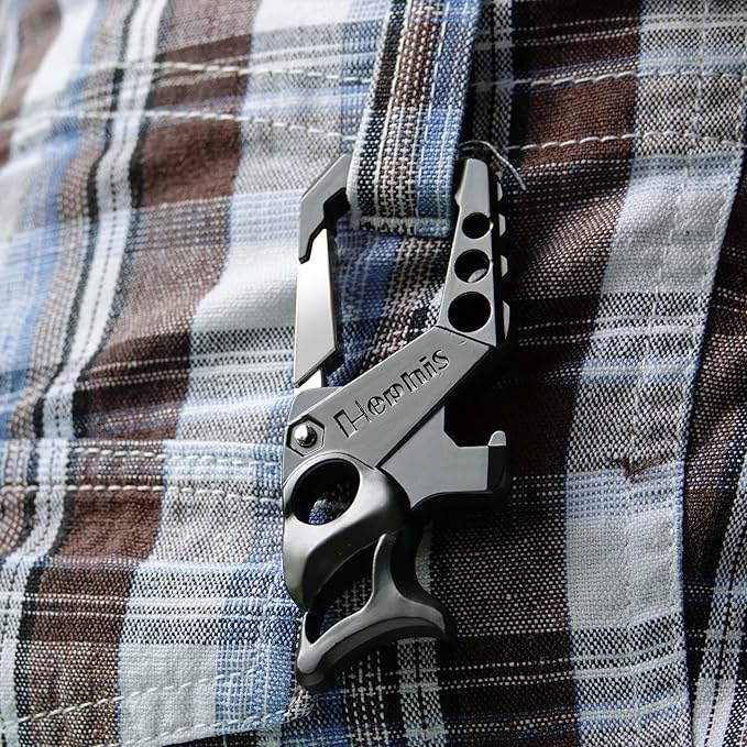 Hephis Skull Heavy Duty Key Chain,Car Emergency Escape Tool, Seat belt Cutter,Bottle Opener,Carabiner Car Key Chains
