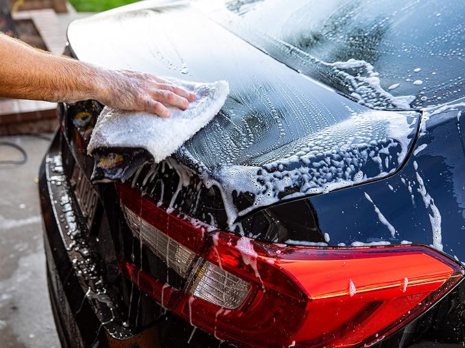 Meguiar's Shampoo Plus, Lubricating Car Wash Soap Lifts Dirt and Grime Off Car Surfaces, Cleans Paint Without Swirling or Scr